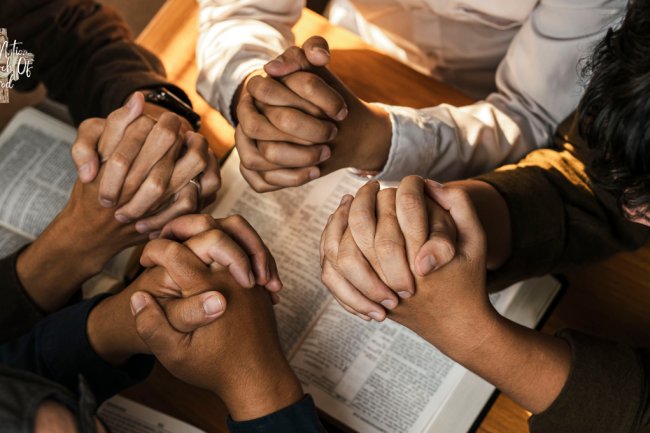How to Build a Daily Prayer Life: A Simple Christian Guide for Growing Closer to God